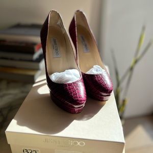 JIMMY CHOO - BARELY WORN and STUNNING Crocodile Leather Pumps size 36.5